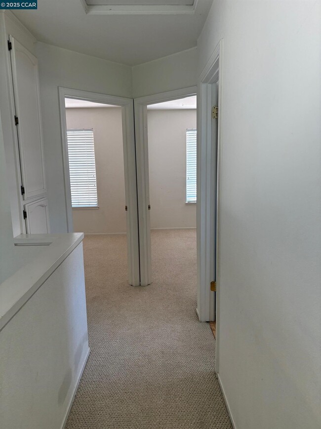 Building Photo - 1029 Lakeridge Pl
