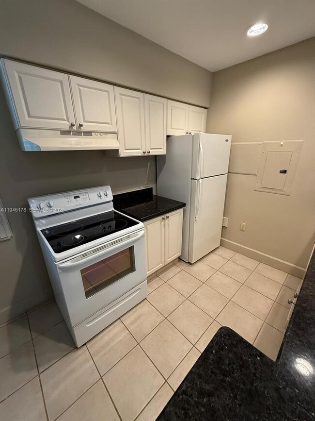 Building Photo - 6598 W Sample Rd