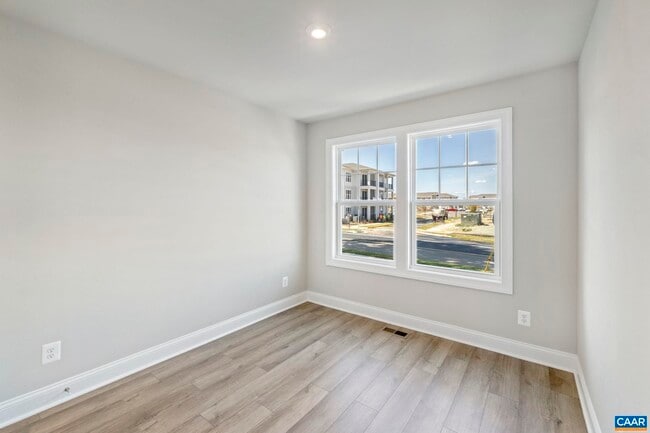 Building Photo - 5022 Lindley Pl