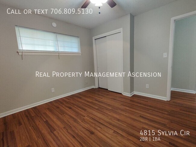 Building Photo - Spacious 2 Bed 1 Bath just off Bonny Oaks ...
