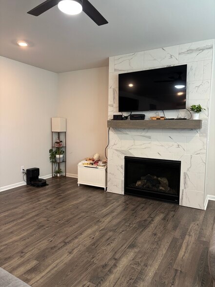 Building Photo - 719 Saffron Blvd