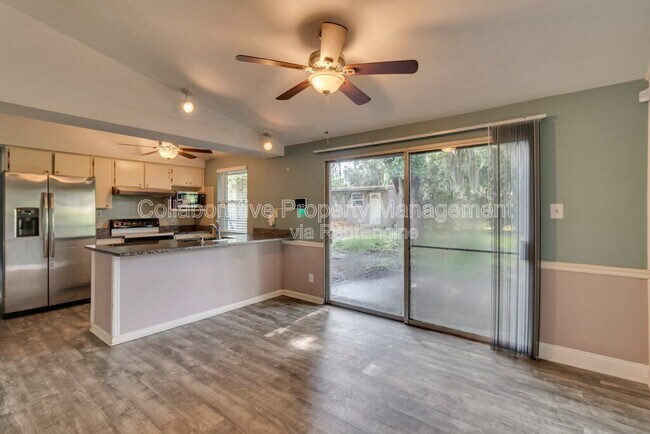 Building Photo - 12444 Largo Dr