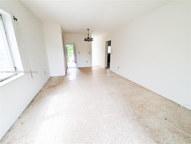 Building Photo - 1590 NE 127th St