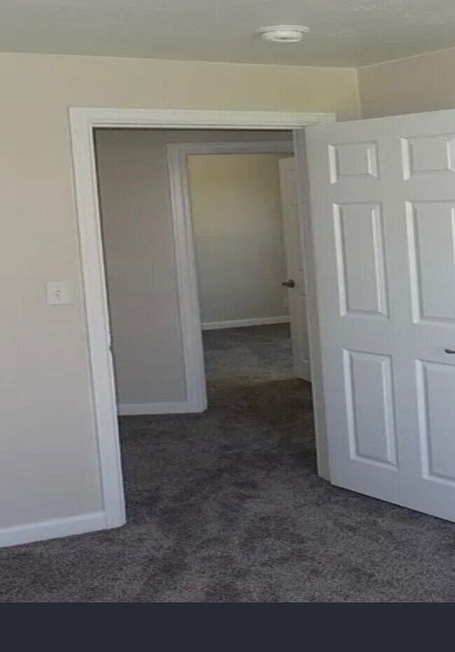 Building Photo - Christine's Duplex