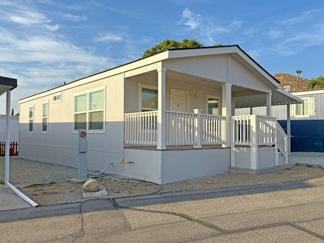 Building Photo - 1700 S State St