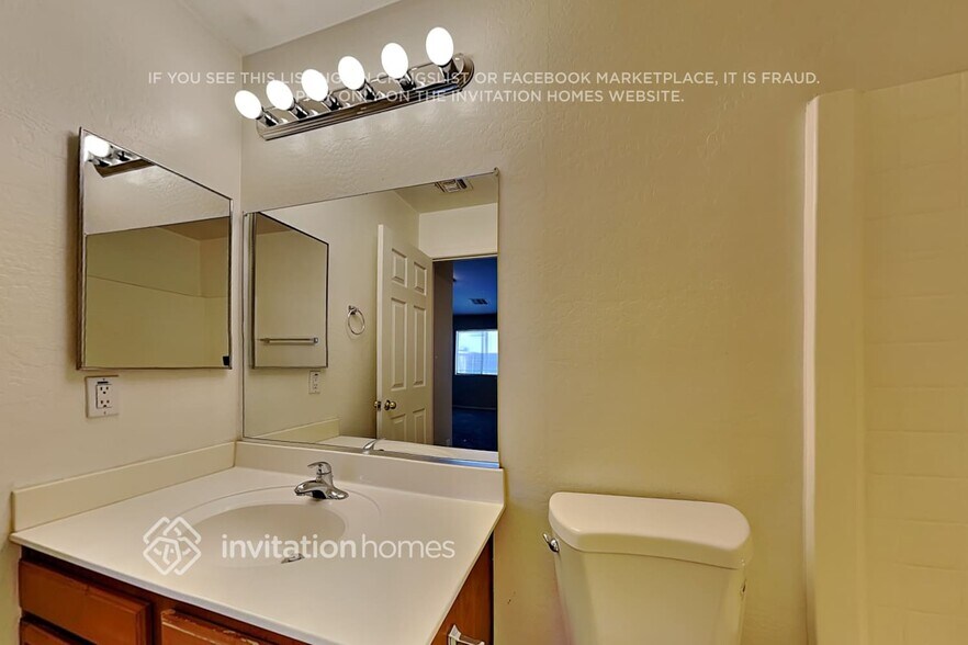 Building Photo - 3319 W Sunland Ave