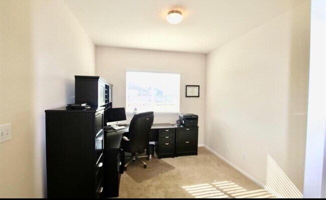 Building Photo - 2227 Leonetti Ln