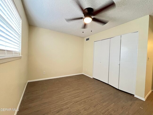 Building Photo - 11016 Pebble Hills Blvd