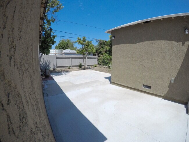 Building Photo - 4138 Commonwealth Ave