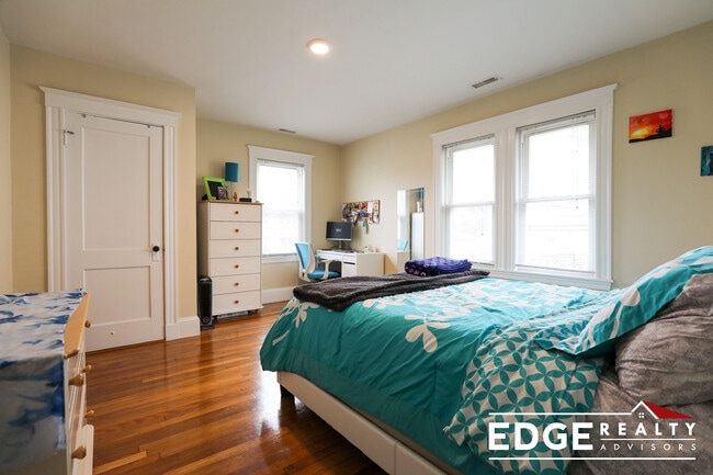 Building Photo - 34 Matchett St