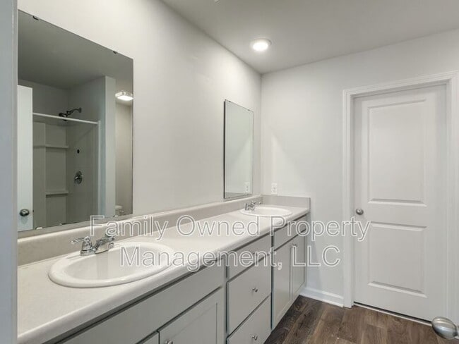 Building Photo - 193 Rosefield Ct