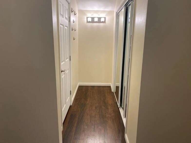 Building Photo - 2721 Second St