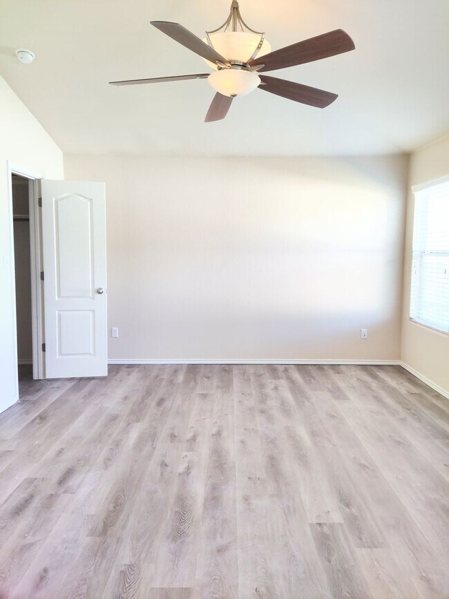 Building Photo - House For Lease Pflugerville