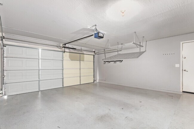 Building Photo - 1368 S 232nd Ave