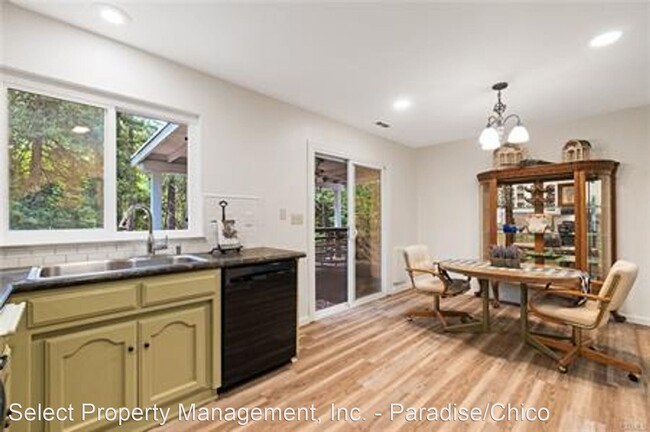 Building Photo - 3 br, 2 bath House - 4702 Hartley Drive