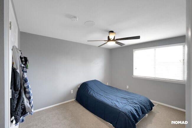 Building Photo - Spacious 4BR House in Aurora
