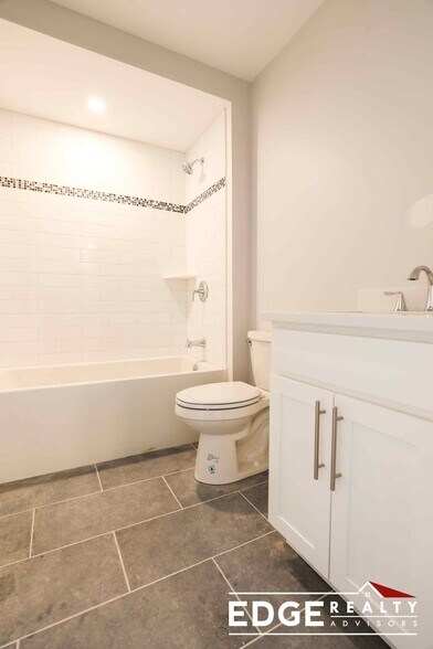 Building Photo - 121 Franklin St