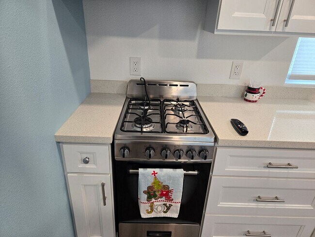 Building Photo - Fully Furnished 1 Bedroom, 1 Bathroom ADU In Fountain Valley! Call Today