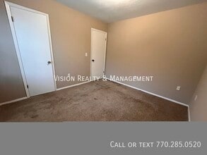 Building Photo - 12 S Creek Rd