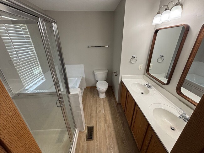 Building Photo - 4 Bedroom, 2.5 Bathroom House in Sycamore Creek Pickerington