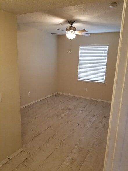 Bedroom - 1910 E Palm Ave