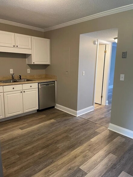 Building Photo - 1852 Mepkin Rd