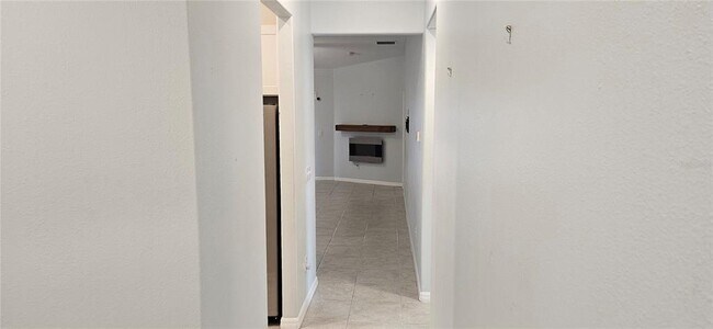 Building Photo - 14055 Weddington Ter