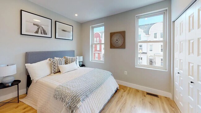 Building Photo - Beautifully renovated 3 bedroom/2 bath home