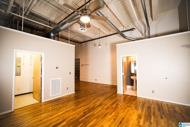 Building Photo - 2412 2nd Ave N