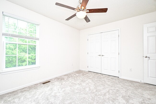 Building Photo - 8453 Forest Valley Dr