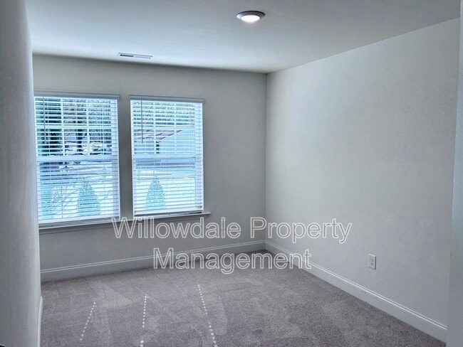 Building Photo - 456 La Maison Ave