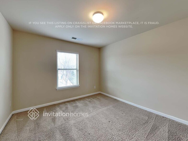 Building Photo - 605 Emporia Loop