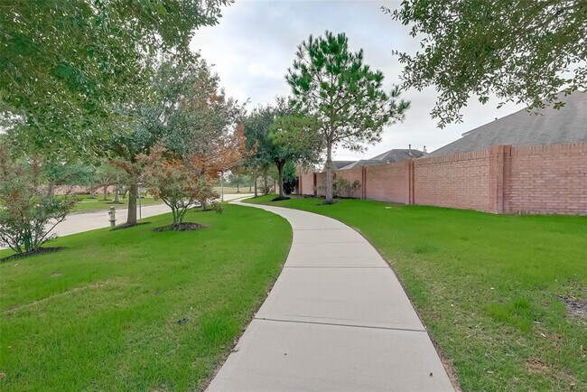 Building Photo - 15023 Russet Bend Ln