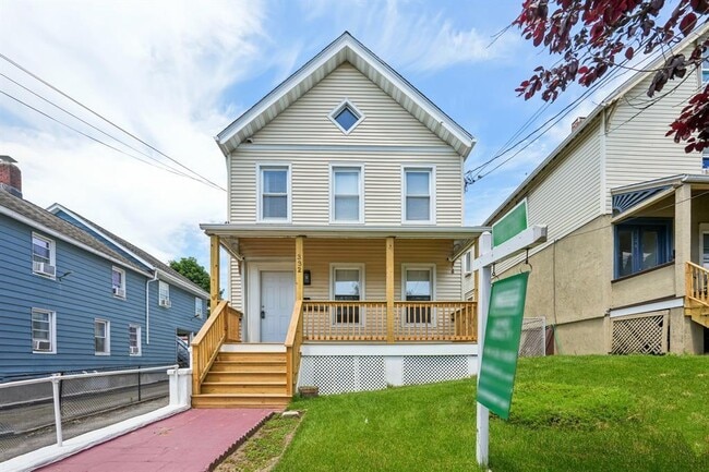 Primary Photo - 332 Locust Ave