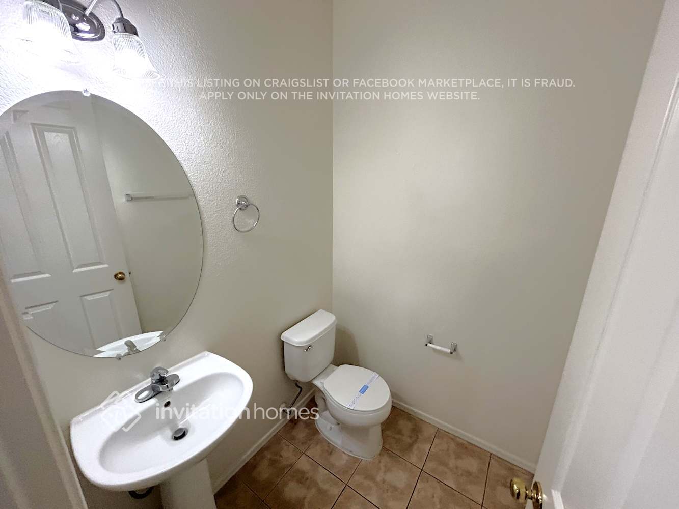 Building Photo - 6446 W Valencia Dr