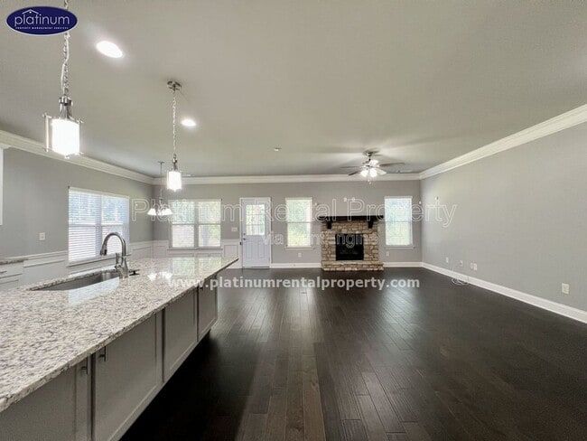 Building Photo - 2435 Kemp Dr NW