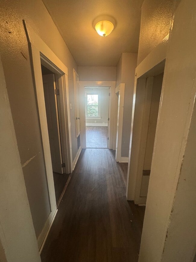 Building Photo - Beautiful 3 bedroom home