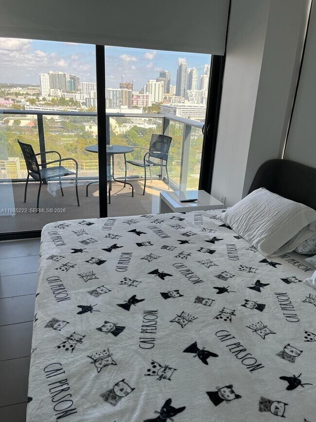 Building Photo - 1600 NE 1st Ave