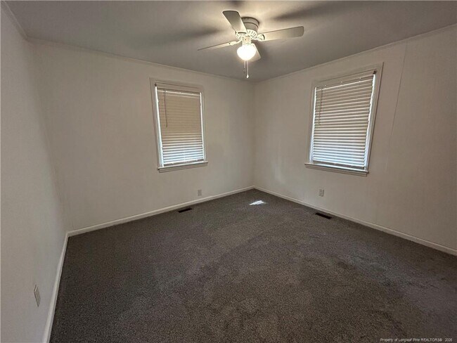 Building Photo - 503 E 6th Ave