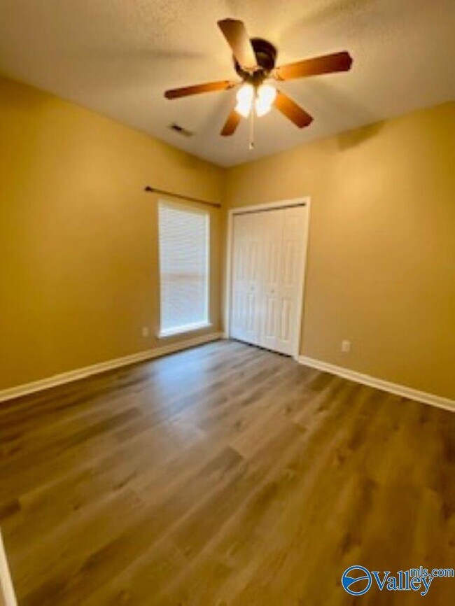 Building Photo - 209 Horseshoe Bend N