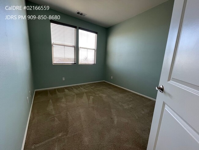 Building Photo - PRICE LOWERED! Mira Loma 3 Bedroom Home