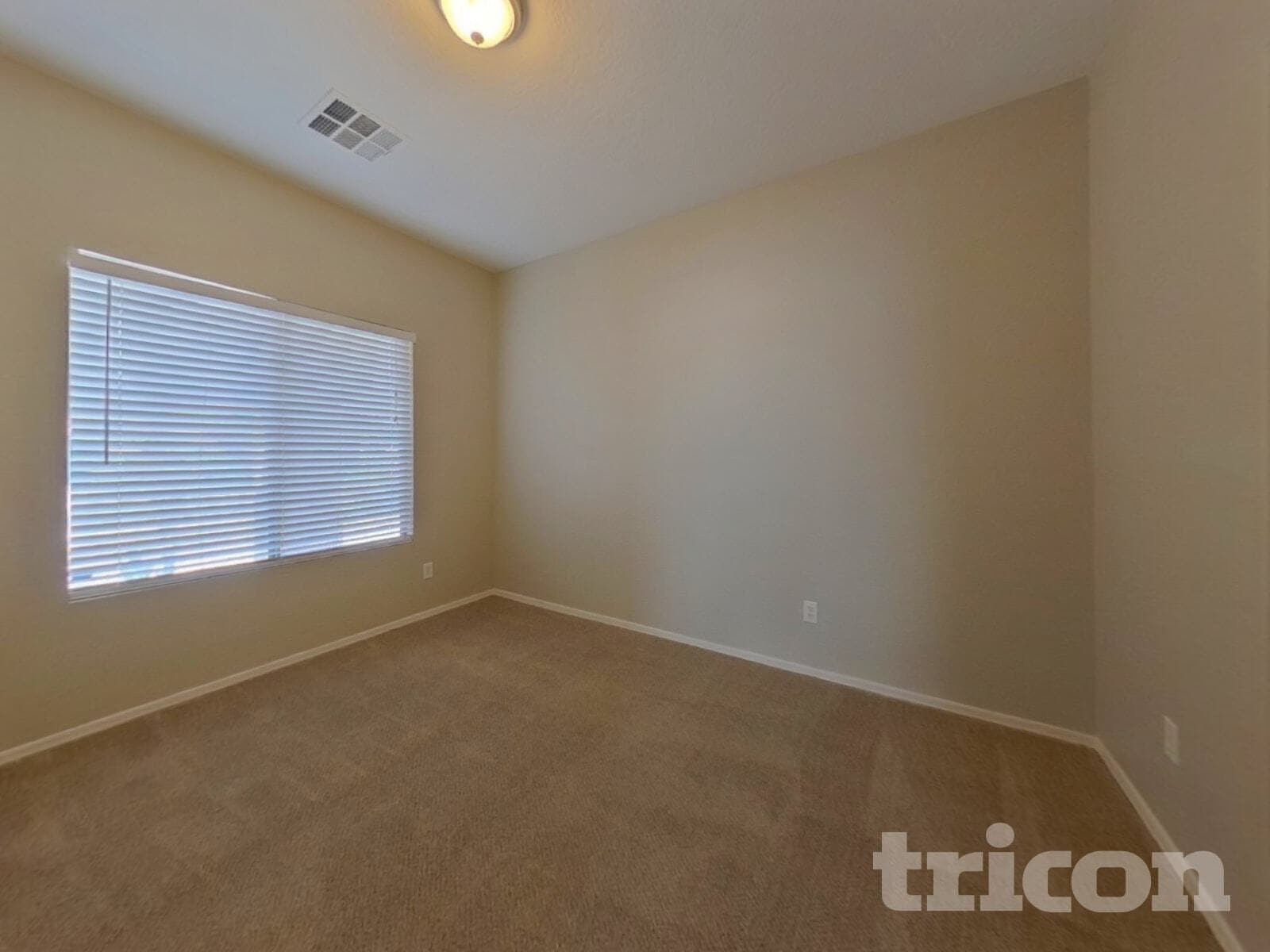 Building Photo - 442 E Cheyenne Rd