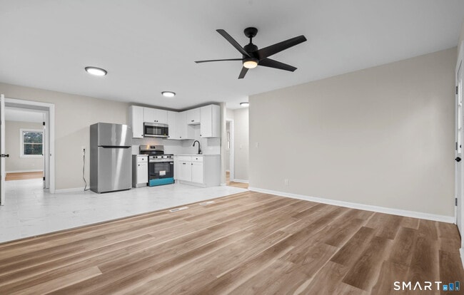 Building Photo - 280 Marion St