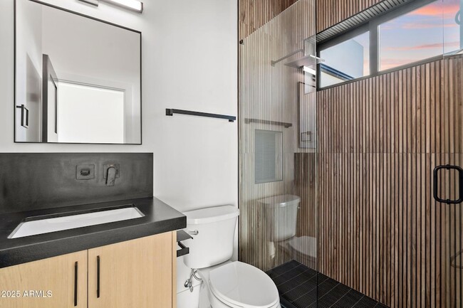 Building Photo - 3135 E Palo Verde Dr