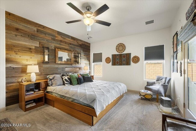 Building Photo - 7275 E Grandview Dr