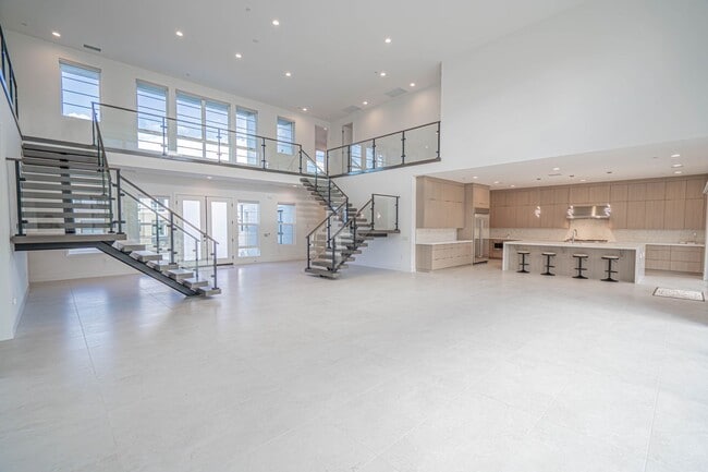 Building Photo - Luxury Smart Home with Green Belt Views in Tesoro Highlands!