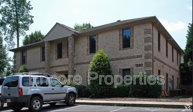 Building Photo - 1330 SE Maynard Rd