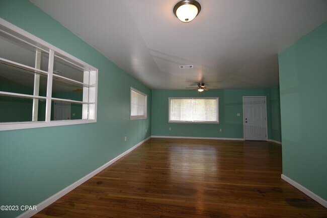 Building Photo - 1815 Arthur Ave