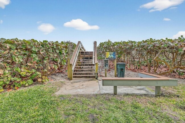 Building Photo - 9940 S Ocean Dr