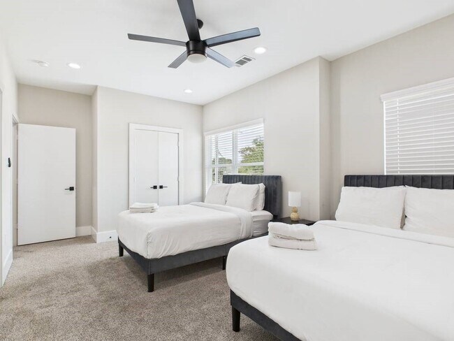 Building Photo - 6310 Norland St